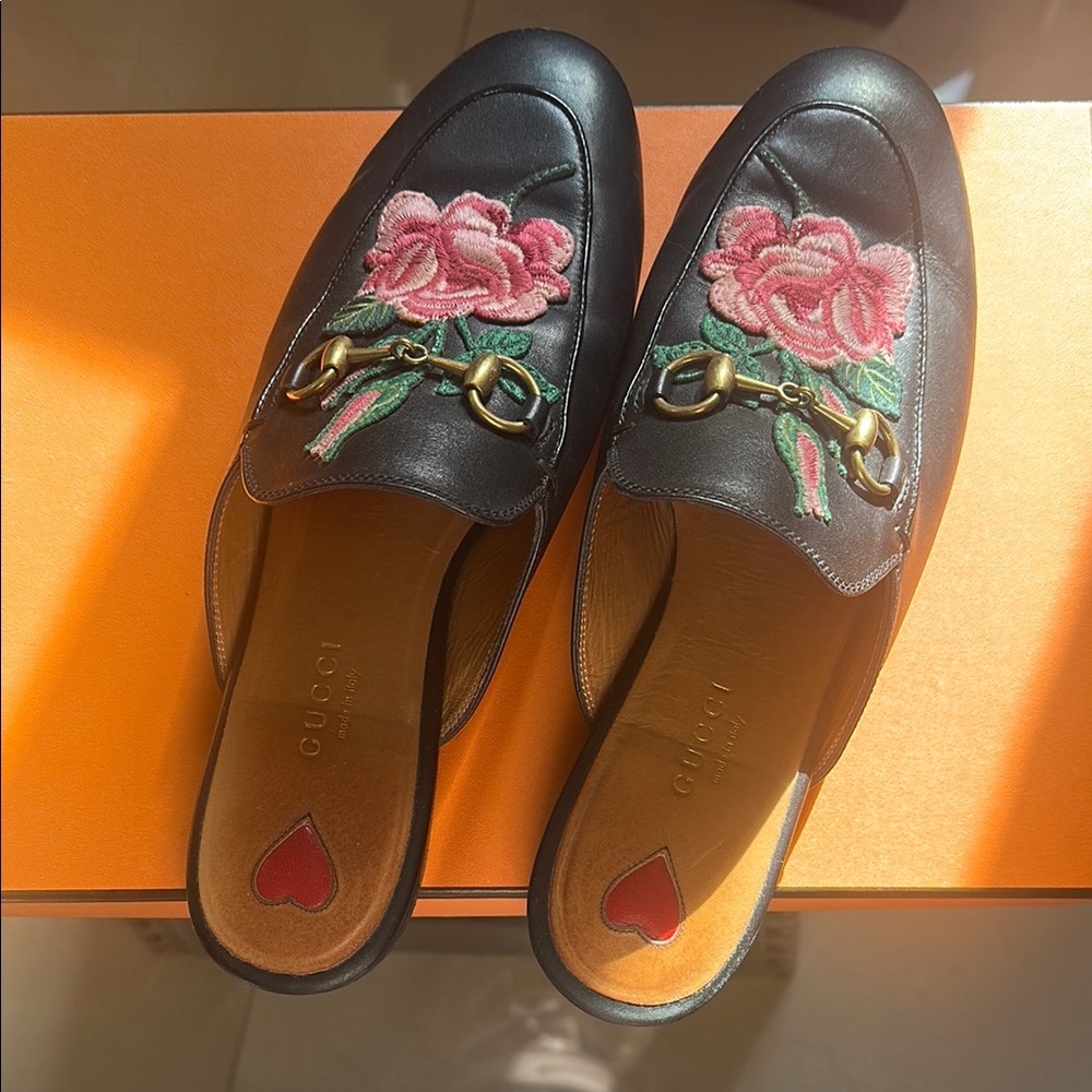 Gucci Women's Black Floral Embroidered Loafers